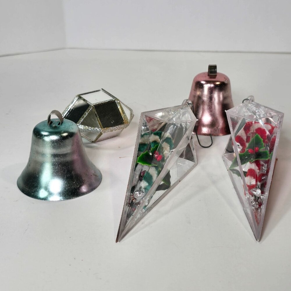 VTG Christmas Ornaments Lot Aluminum Bells Plastic Icicles Mirrored Ball 50s 60s - Picture 2 of 15